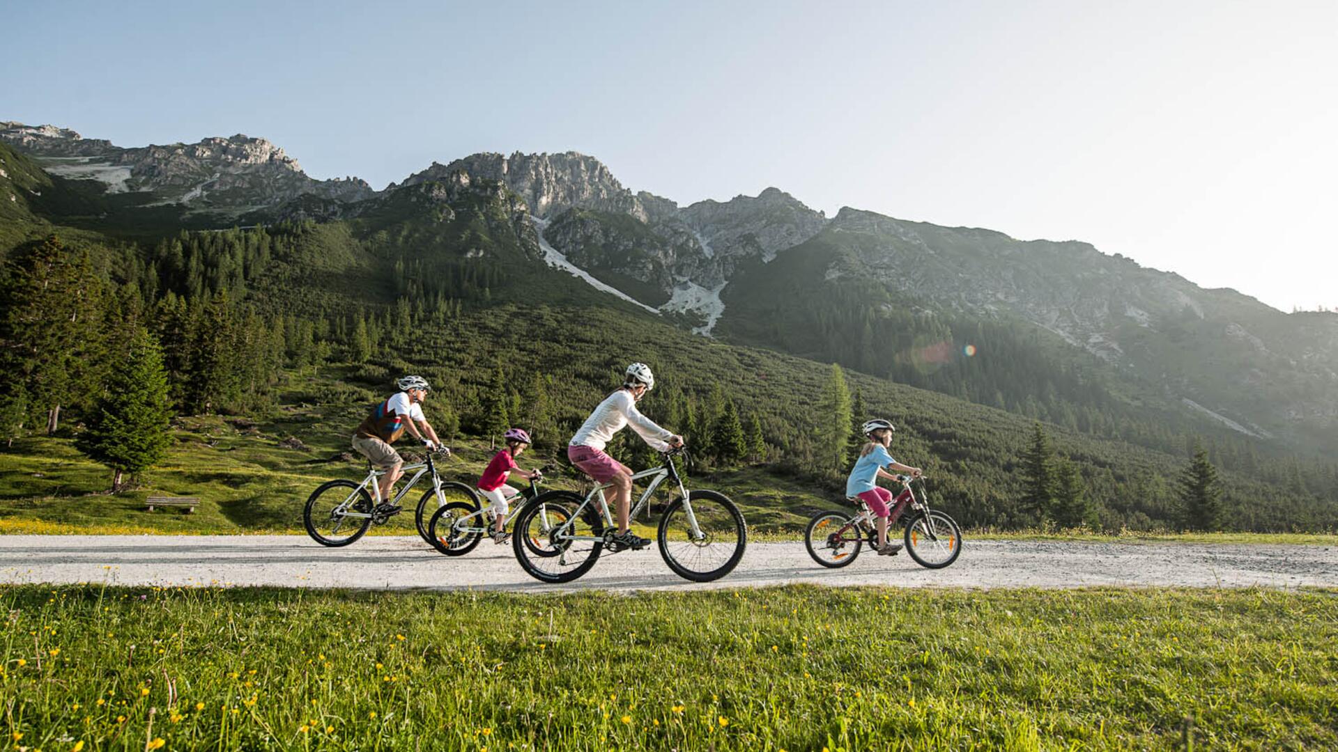 bicycle tour with children in Tyrol